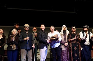 Özgür Aksoy Tiyatro Günleri'ne Görkemli Final